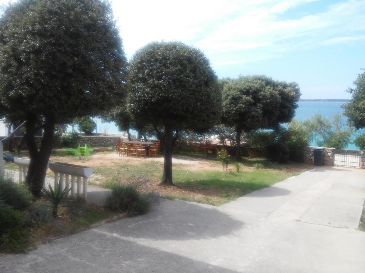 Apartments By The Sea Mandre, Pag - 8655 Kolan Exterior foto