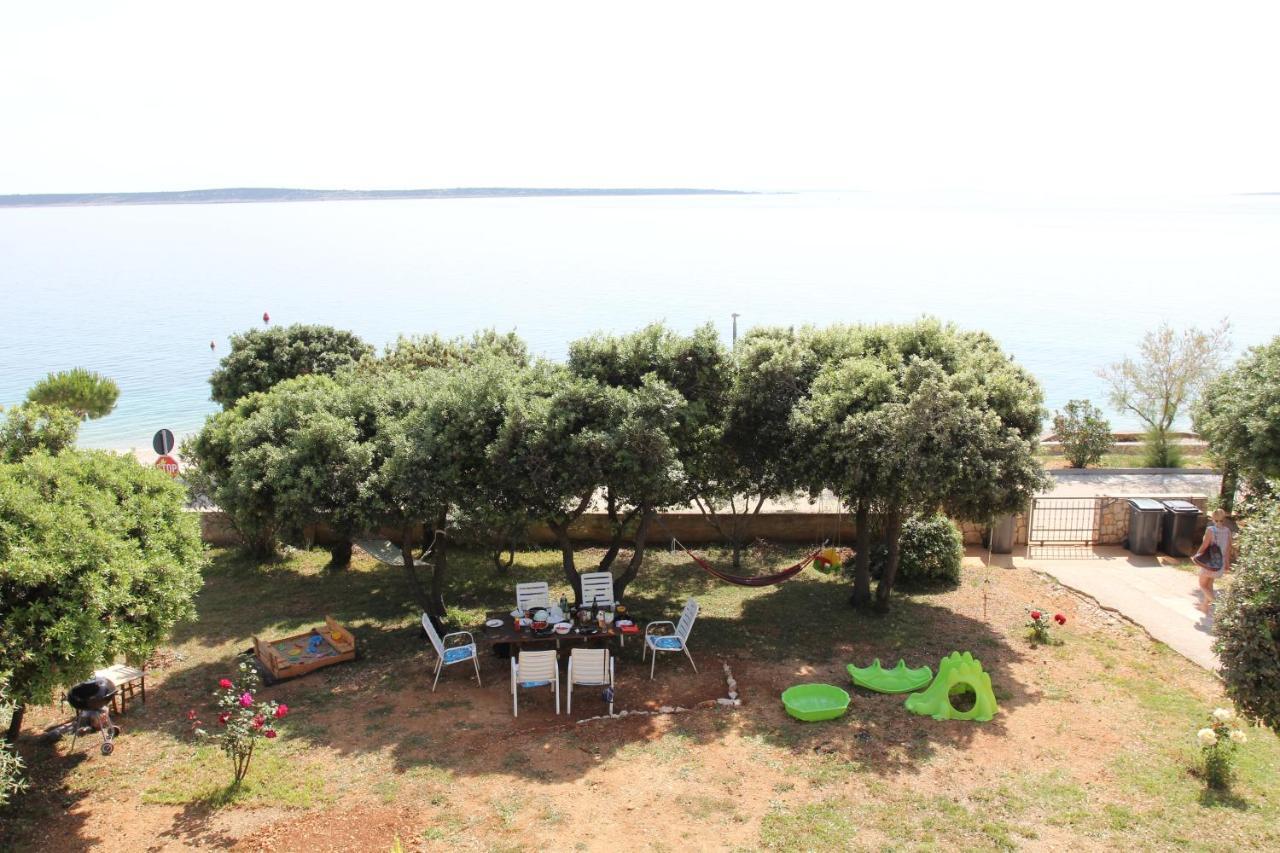 Apartments By The Sea Mandre, Pag - 8655 Kolan Exterior foto