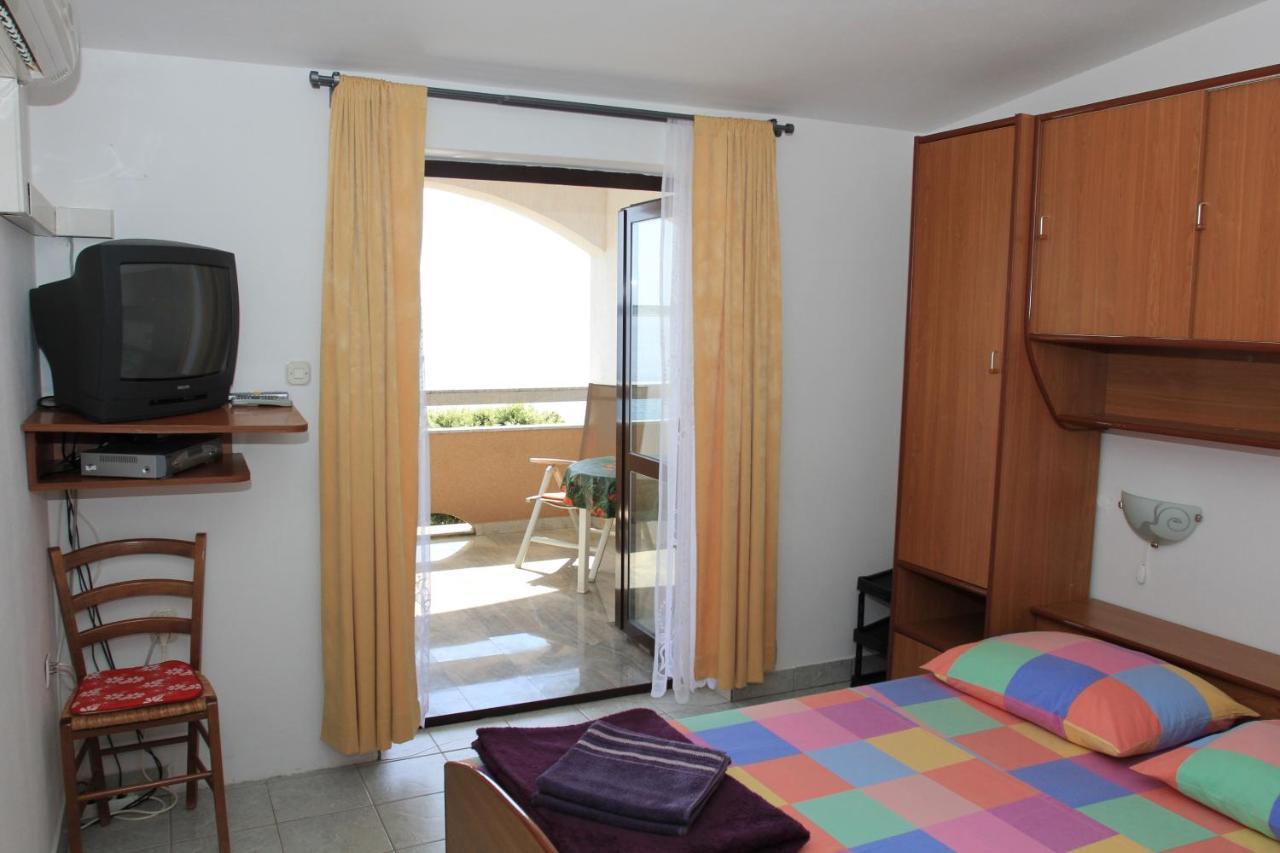 Apartments By The Sea Mandre, Pag - 8655 Kolan Exterior foto