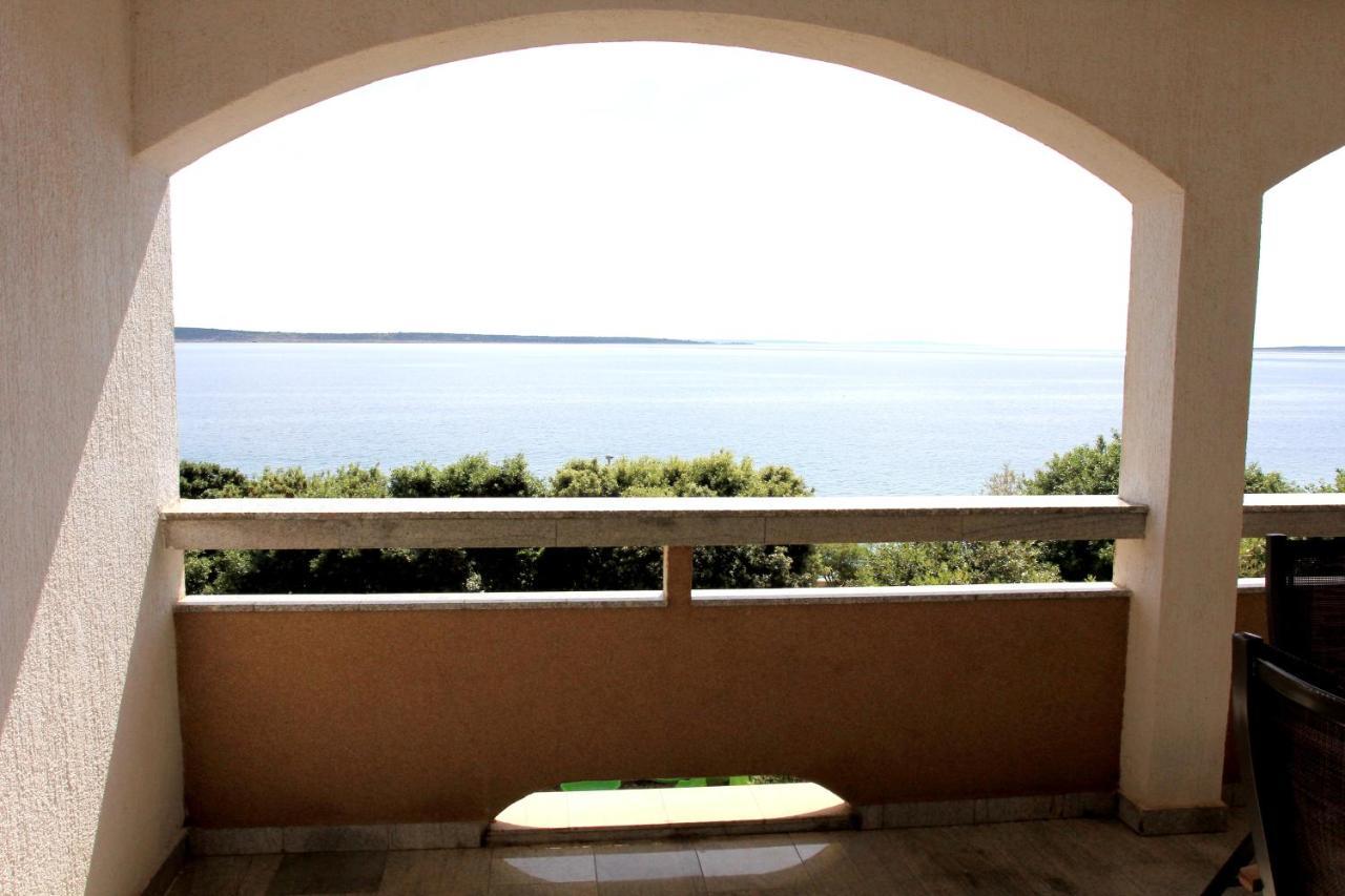 Apartments By The Sea Mandre, Pag - 8655 Kolan Exterior foto