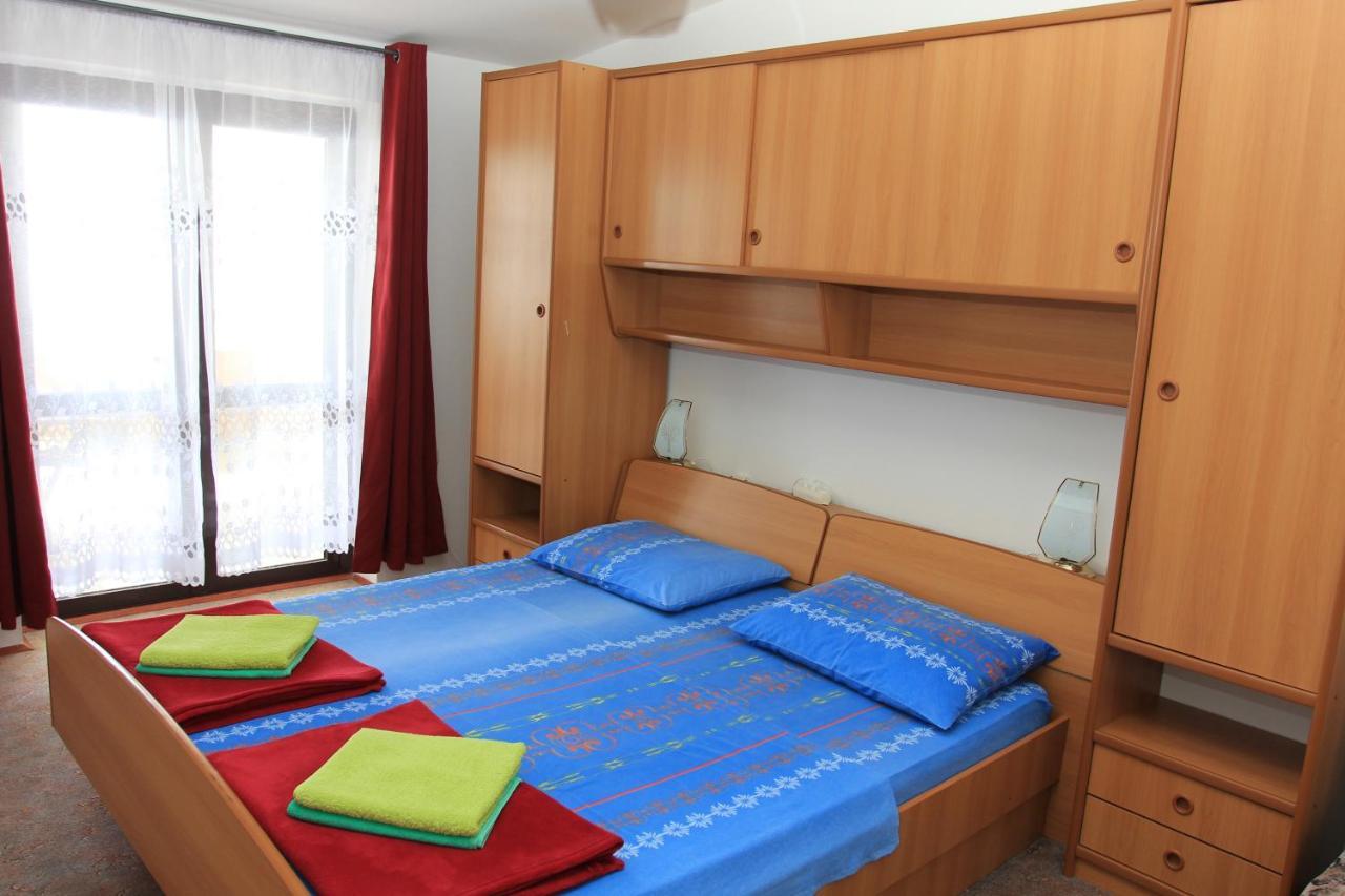 Apartments By The Sea Mandre, Pag - 8655 Kolan Exterior foto